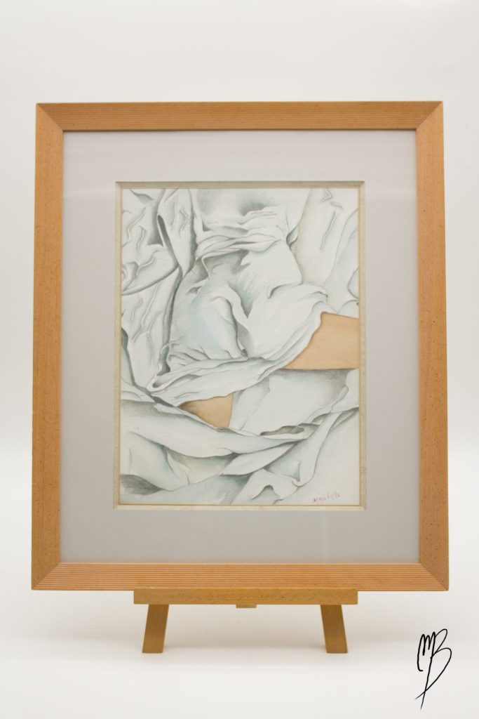 peinture aquarelle d'une femme vêtue de blanc endormie nonchalamment dans ses draps blancs froissés