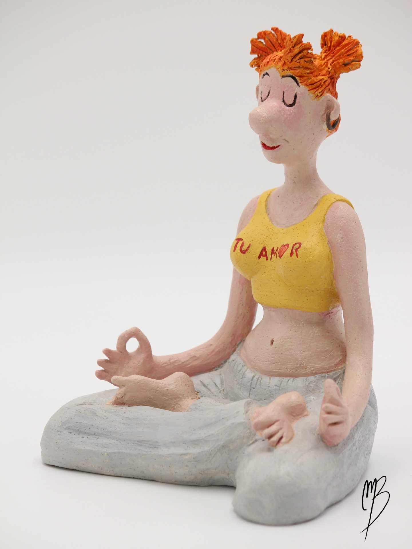 Sculptures. Bande dessinée. Agrippine en position du lotus en terre cuite recouverte de peinture acrylique vernie